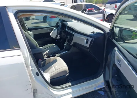 2018 Toyota Corolla Le из США, поврежденный, VIN 5YFBURHE4JP852621